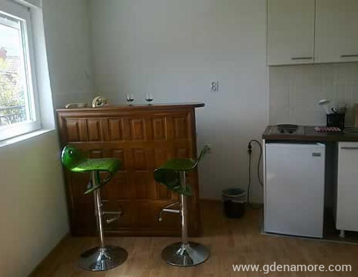 Kuhinja apartmana 2a  